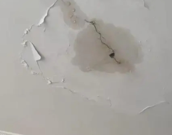 新蔡阳台漏水维修公司分享下屋面防水工程质量问题原因分析